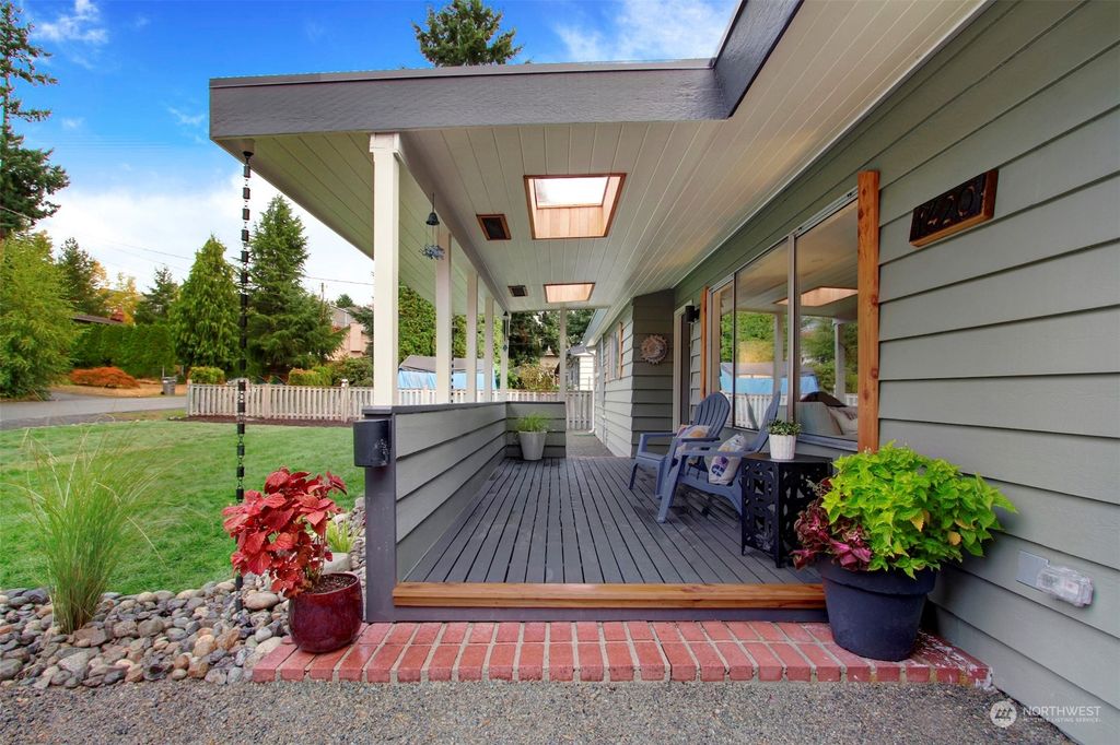 Photo of 1420 211th Place SW, Lynnwood, WA 98036 (MLS # 2166681)