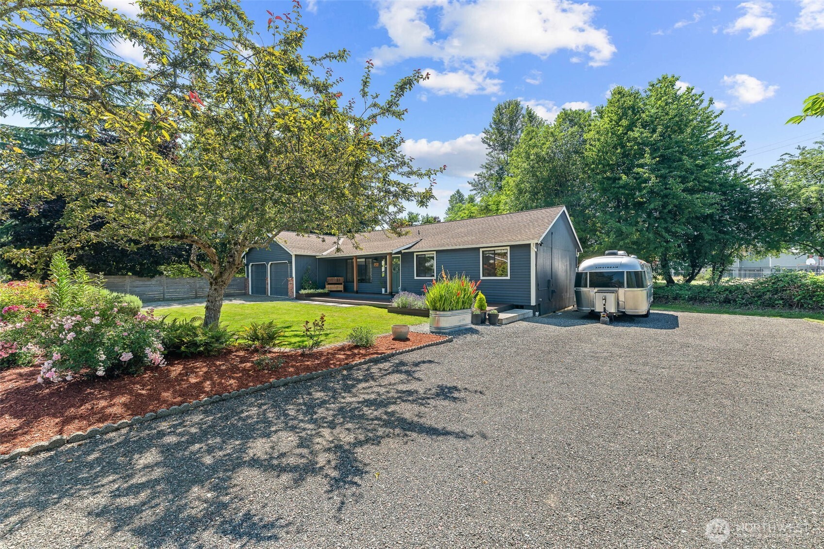 325 NE 4th Street