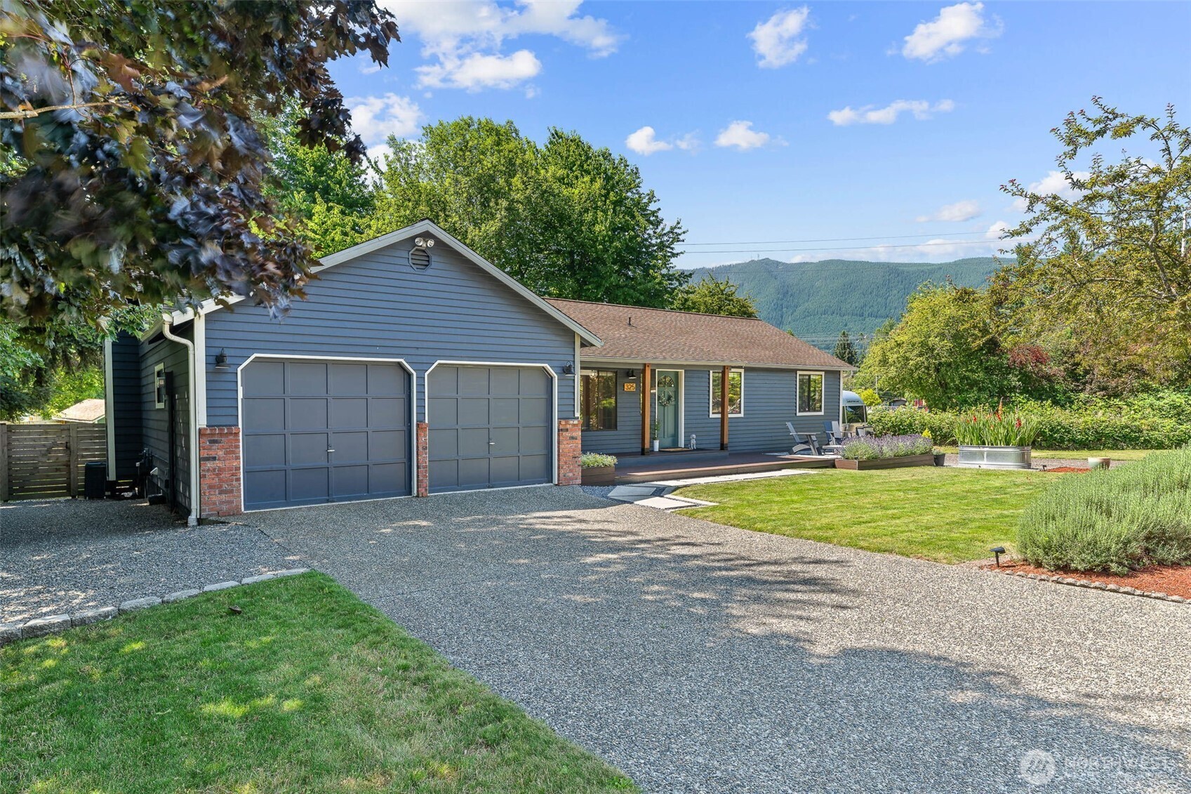 325 NE 4th Street