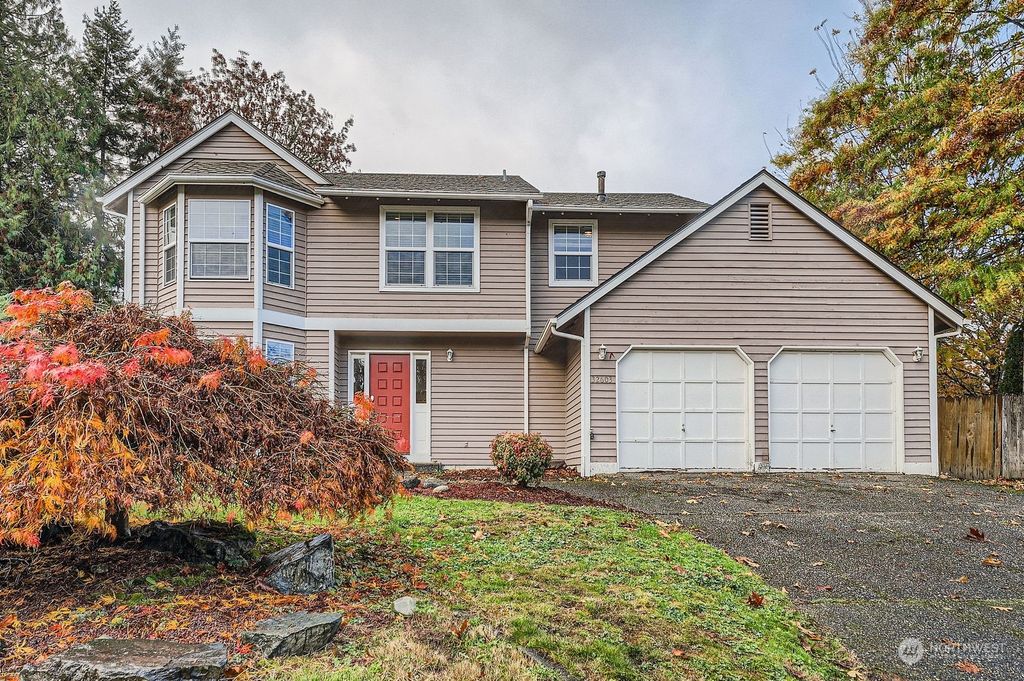 Photo of 32603 7th Avenue SW, Federal Way, WA 98023 (MLS # 2294235)