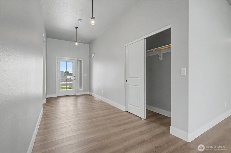 523 N Lessor Loop