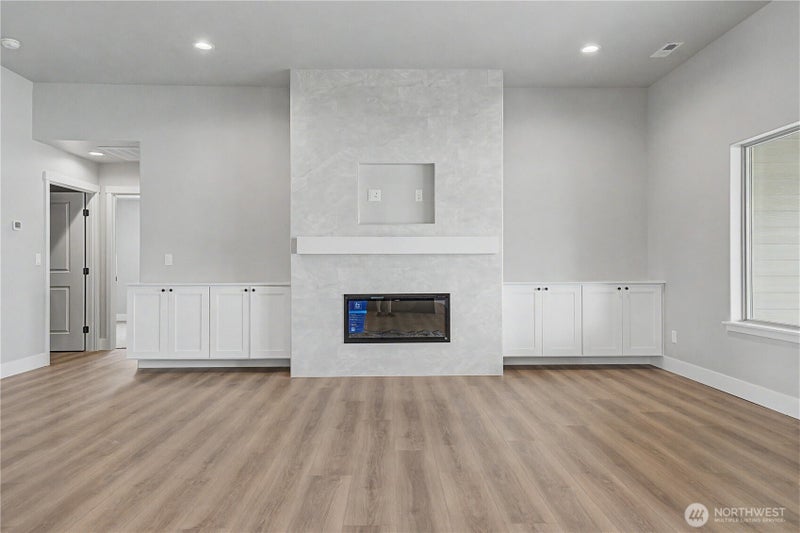 523 N Lessor Loop