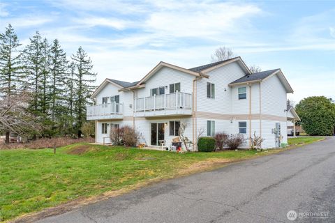 Photo of 250 15th Street, Blaine, WA 98230 (MLS # 2443607)