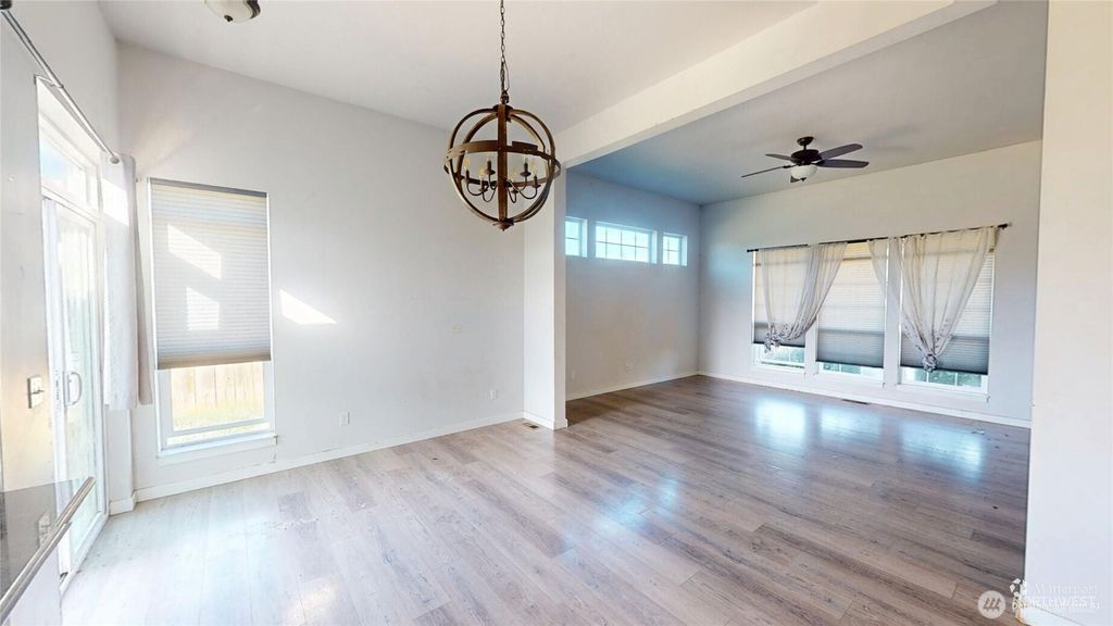 Photo of 706 Miller Street, Winlock, WA 98596 (MLS # 2510351)