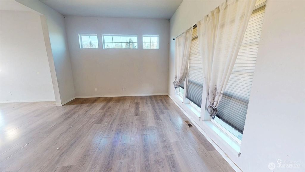 Photo of 706 Miller Street, Winlock, WA 98596 (MLS # 2510351)