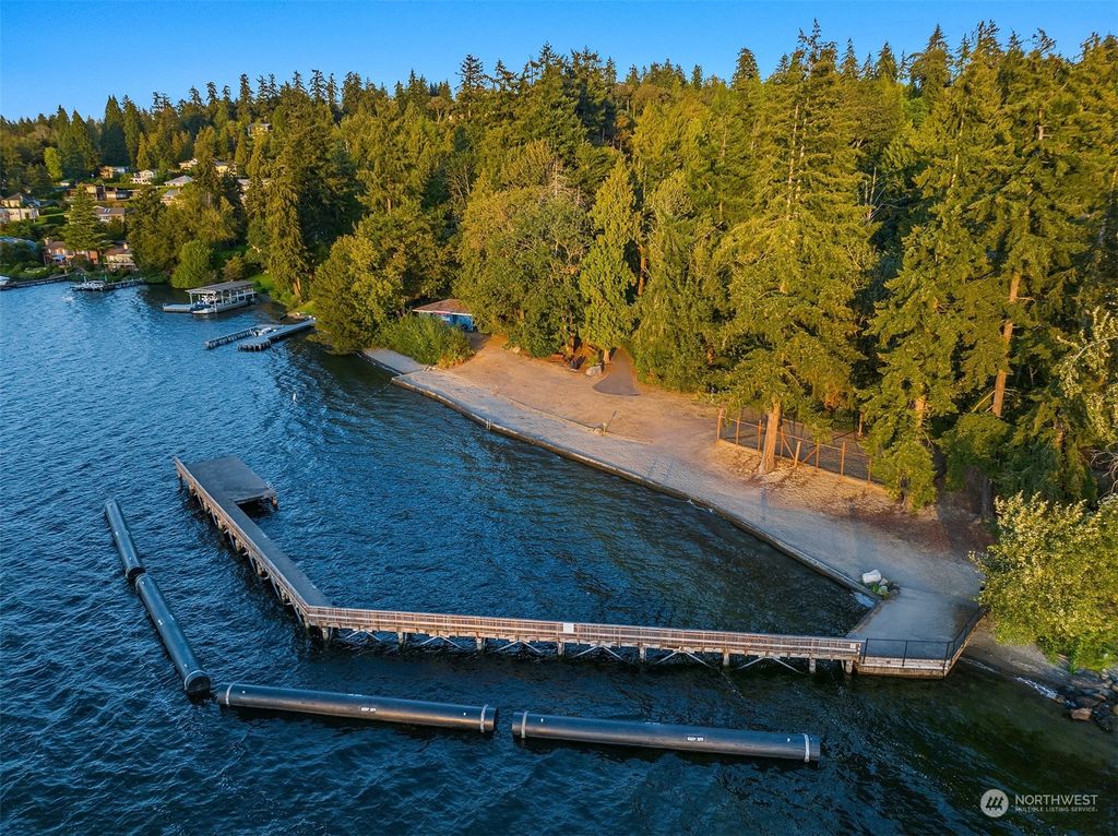 Photo of 8020 SE 59th Street, Mercer Island, WA 98040 (MLS # 1996809)