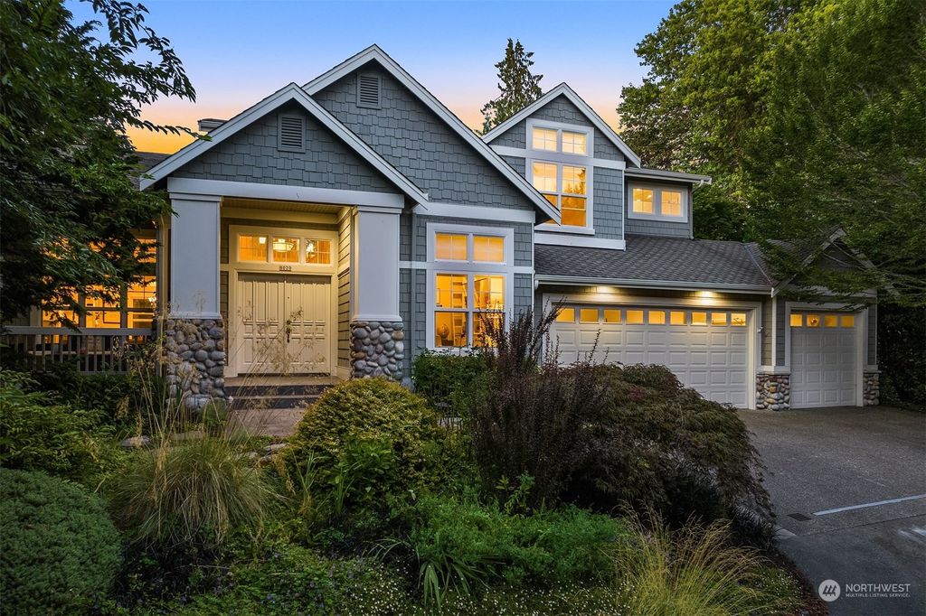 Photo of 8020 SE 59th Street, Mercer Island, WA 98040 (MLS # 1996809)