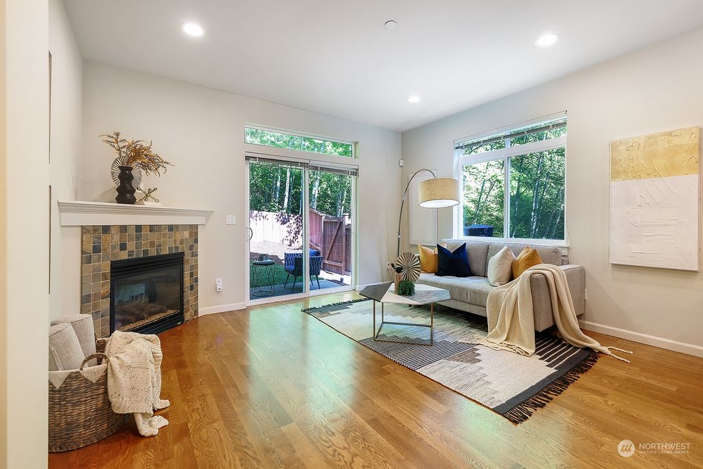 Photo of 17810 NE 95th Court, Redmond, WA 98052 (MLS # 2070944)