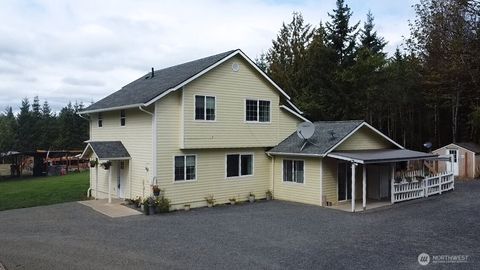 Photo of 253 Kruger Road #B, Onalaska, WA 98570 (MLS # 2433540)