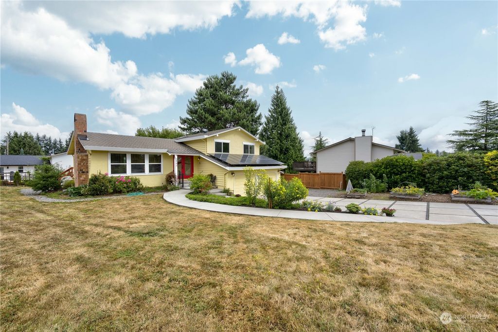 Photo of 2943 217th Place SW, Brier, WA 98036 (MLS # 2150117)