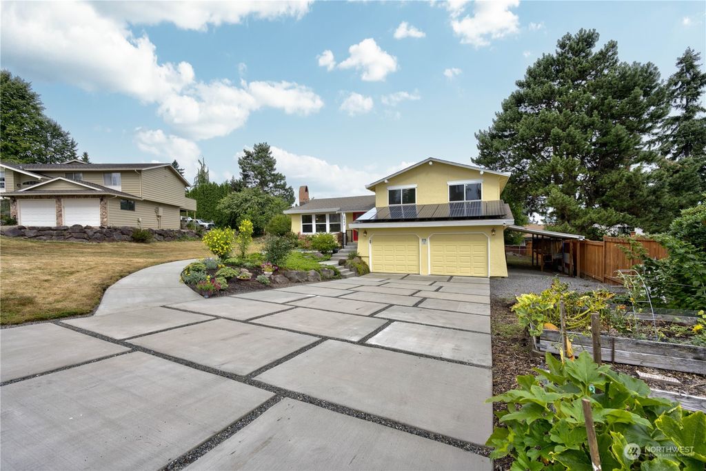 Photo of 2943 217th Place SW, Brier, WA 98036 (MLS # 2150117)