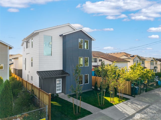9323 Marcus Avenue S, Seattle