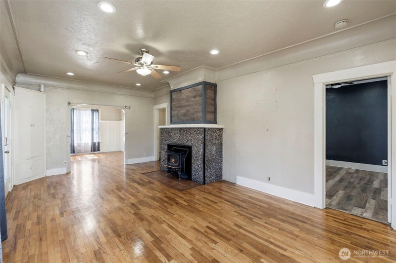 163 SW Cascade