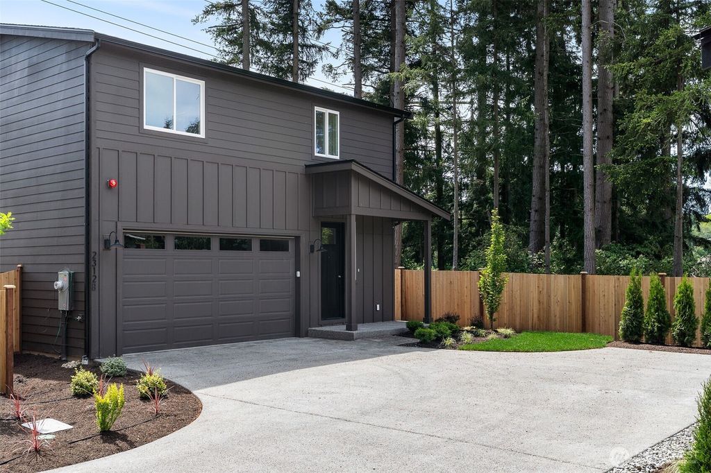 Photo of 2312 75th Street #B, Everett, WA 98203 (MLS # 2526906)