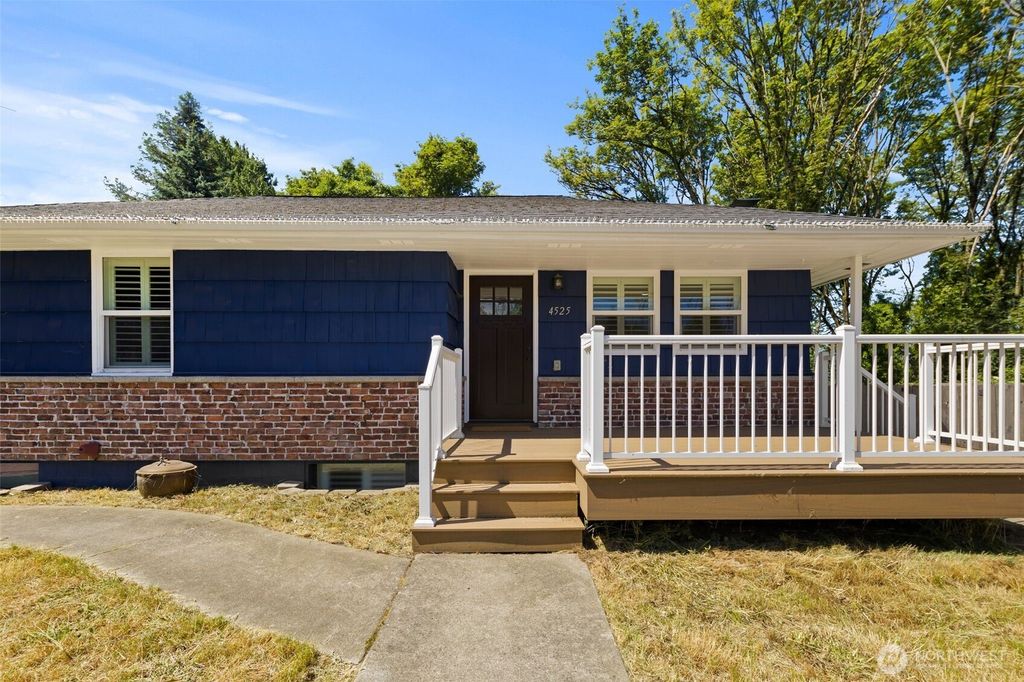 Photo of 4525 10th Avenue S, Seattle, WA 98108 (MLS # 2421452)