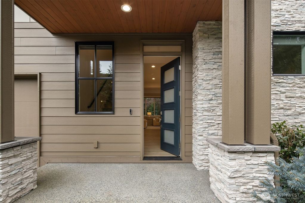 Photo of 13227 111th Avenue NE, Kirkland, WA 98034 (MLS # 2498254)