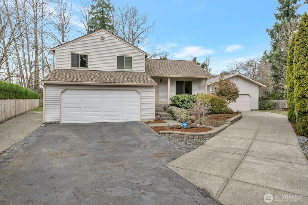 Photo of 953 Field Avenue NE, Renton, WA 98059 (MLS # 2489756)