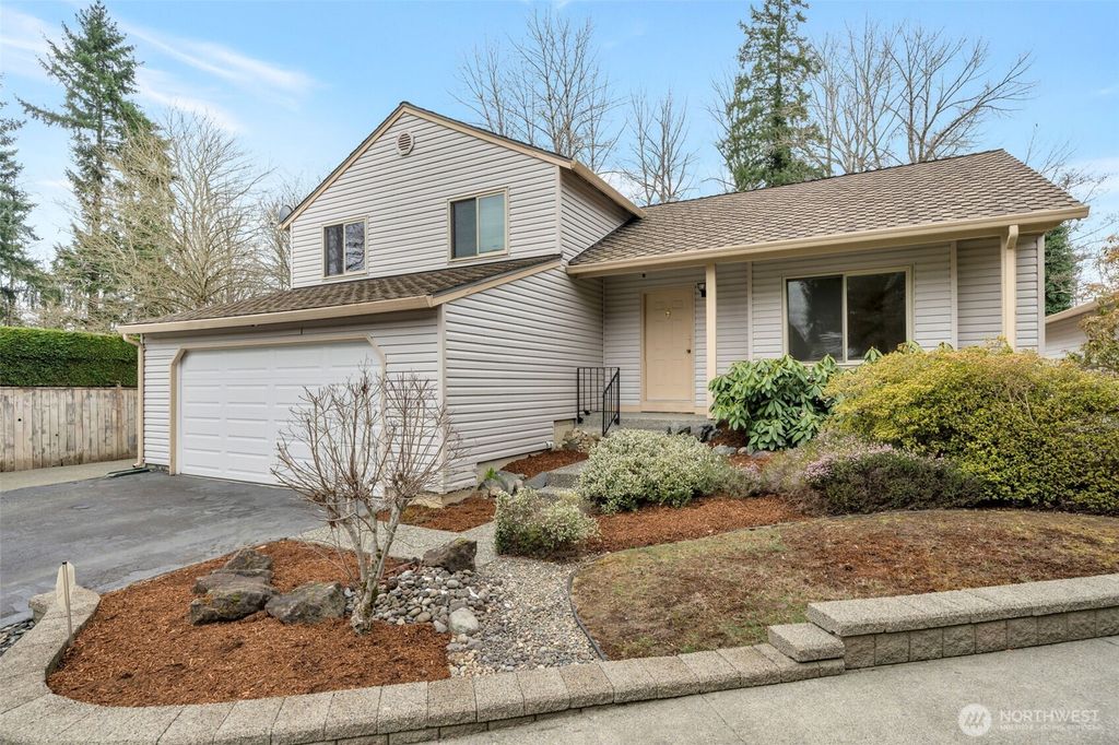 Photo of 953 Field Avenue NE, Renton, WA 98059 (MLS # 2489756)