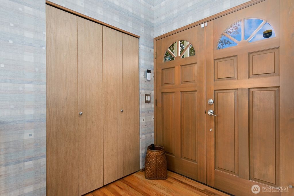 Photo of 12728 102nd Avenue NE, Kirkland, WA 98034 (MLS # 2396122)