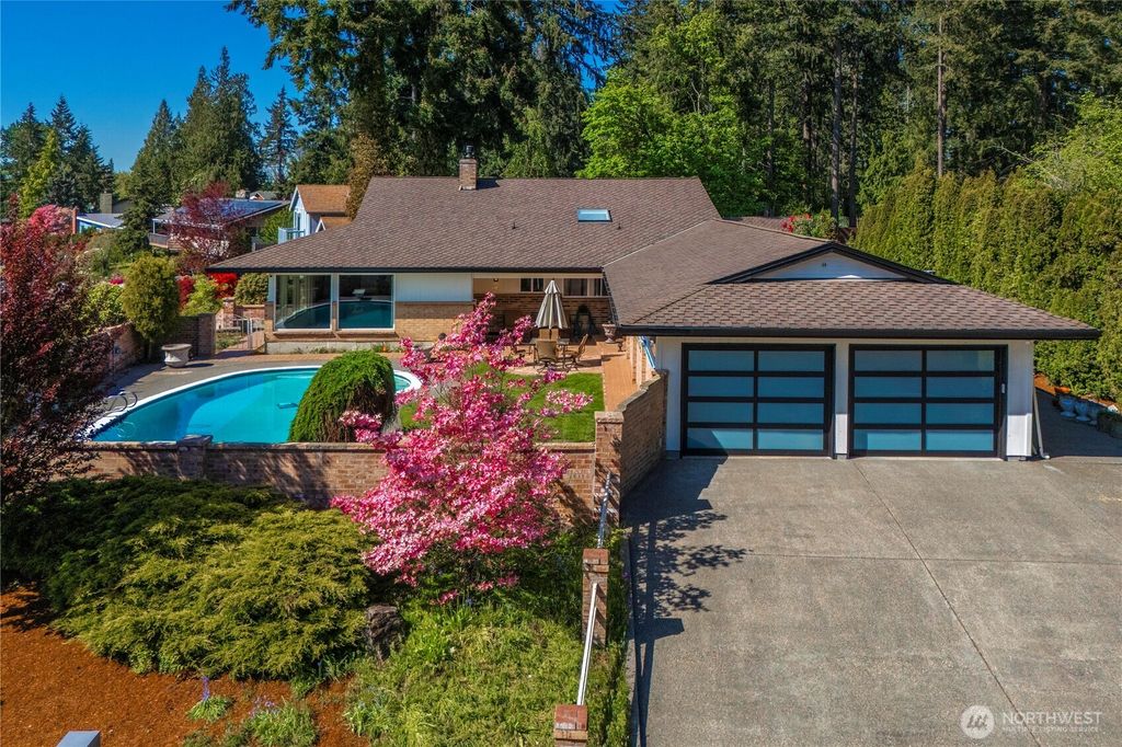 Photo of 10704 SE 326th Place, Auburn, WA 98092 (MLS # 2402857)