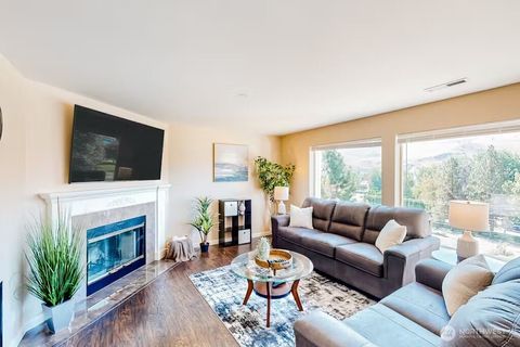 Photo of 808 W Manson Rd Rd #B203, Chelan, WA 98816 (MLS # 2479914)