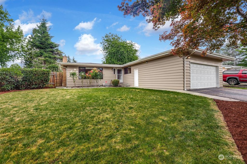 Photo of 17826 109th Avenue SE, Renton, WA 98055 (MLS # 2136209)