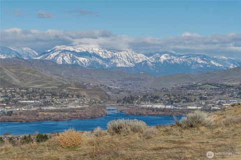 Photo of 621 Upper Daniels Drive, East Wenatchee, WA 98802 (MLS # 2486210)