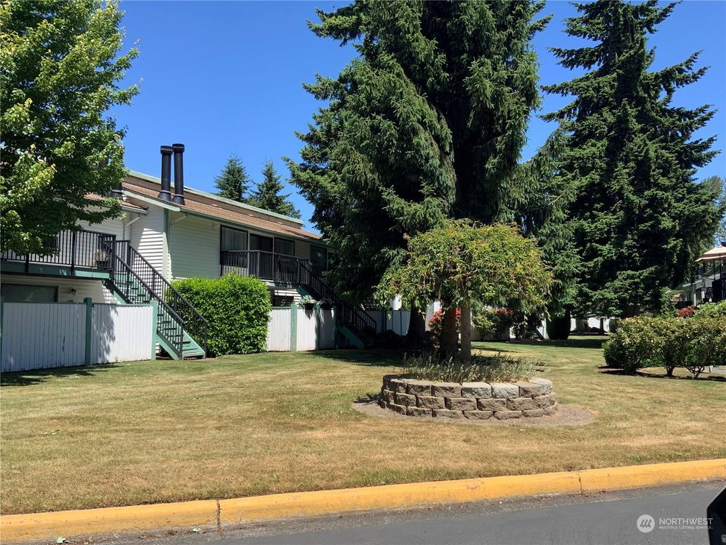 Photo of 1804 SW 318th Place #30D, Federal Way, WA 98023 (MLS # 2126446)