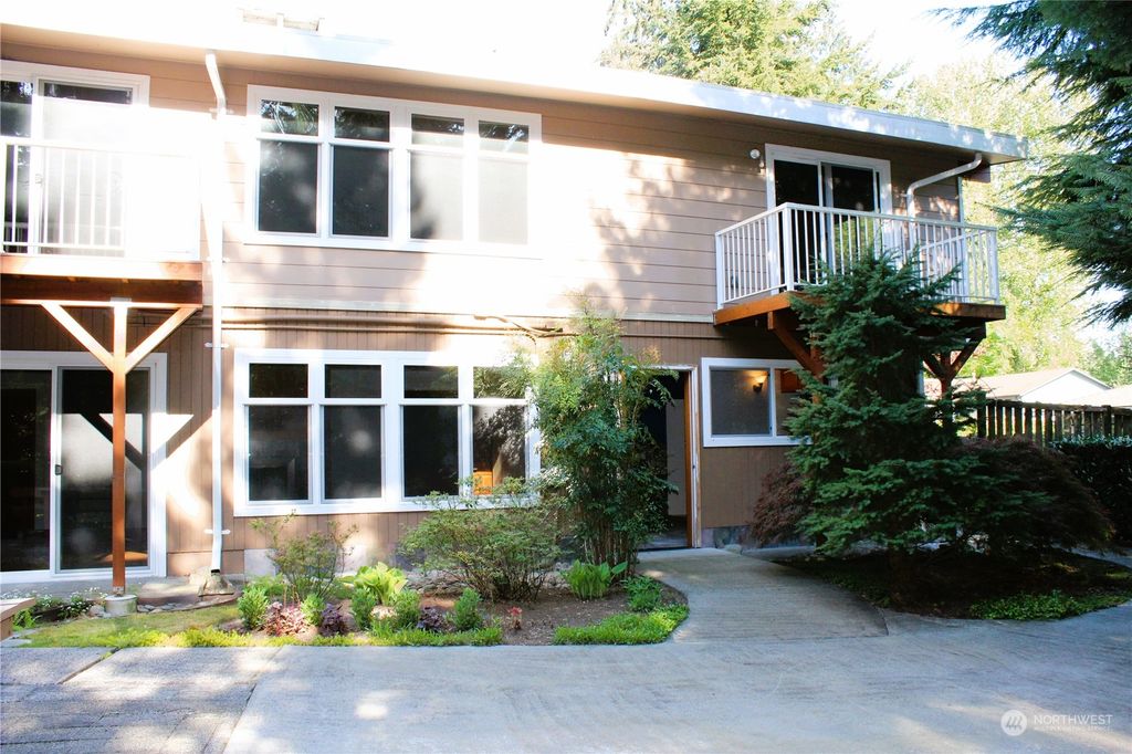 Photo of 20000 60th Avenue NE, Kenmore, WA 98028 (MLS # 2067183)