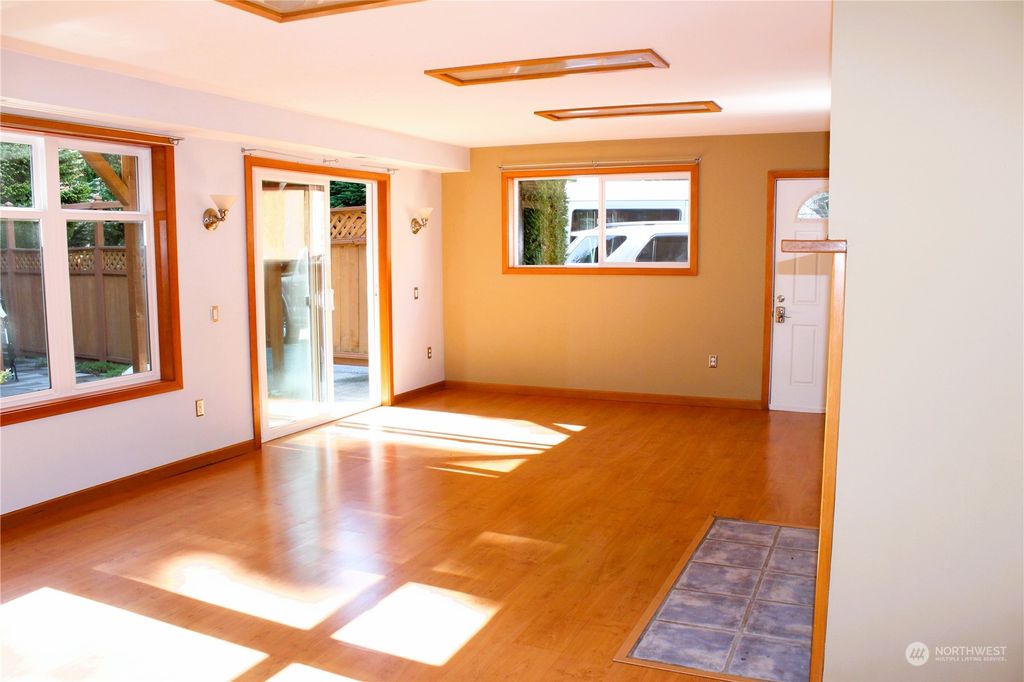 Photo of 20000 60th Avenue NE, Kenmore, WA 98028 (MLS # 2067183)