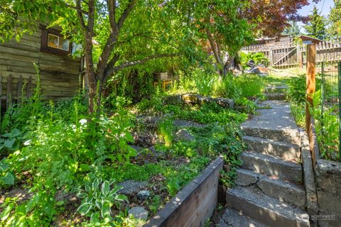 A home in Roslyn