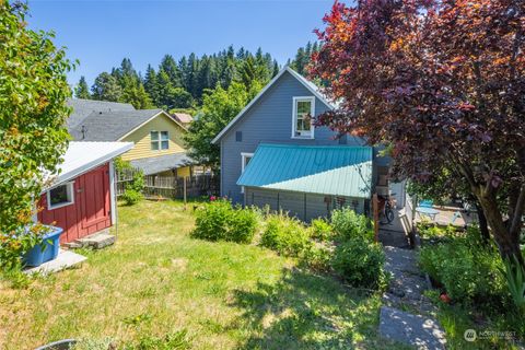 A home in Roslyn