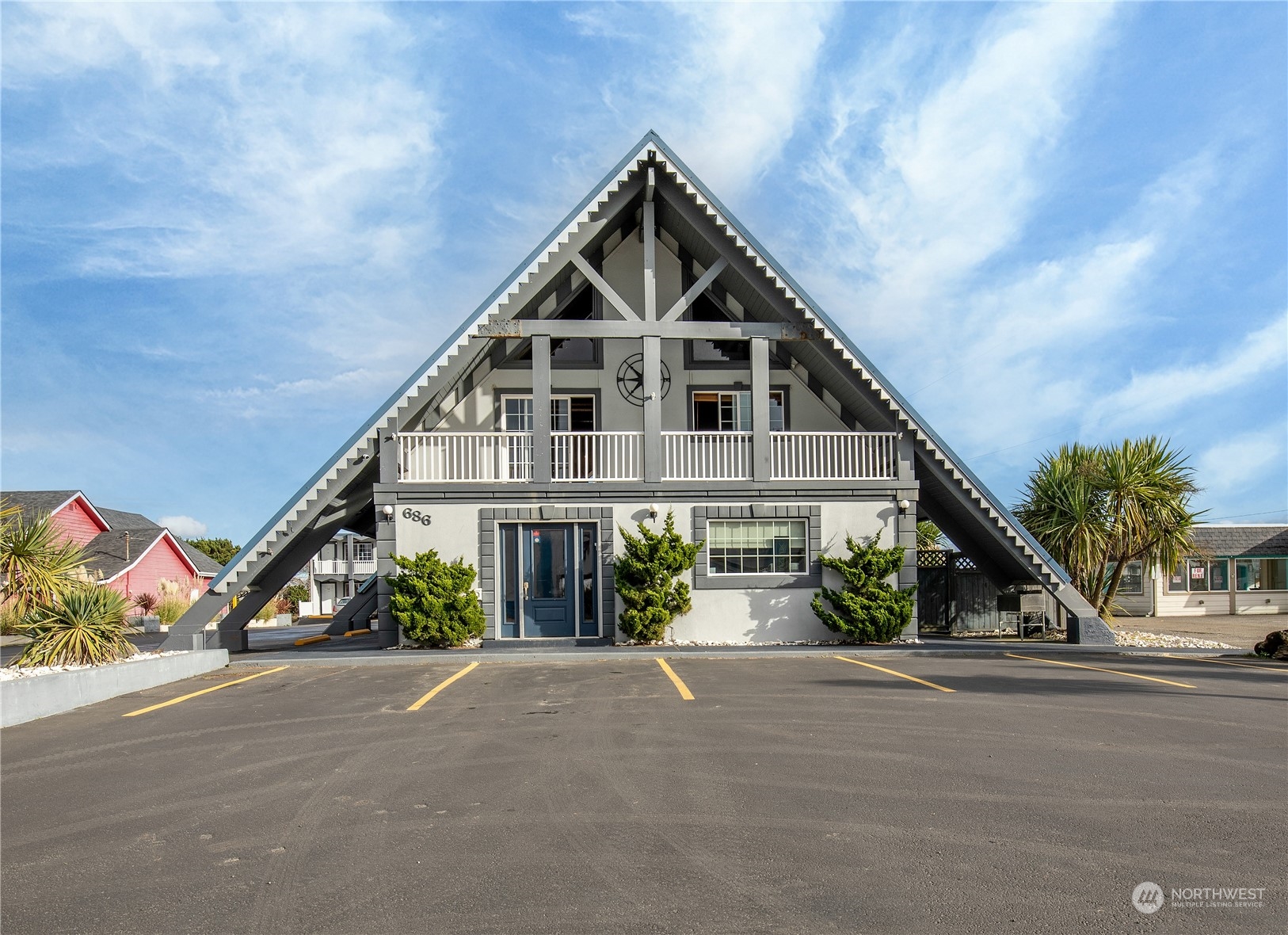 686 Ocean Shores Boulevard NW