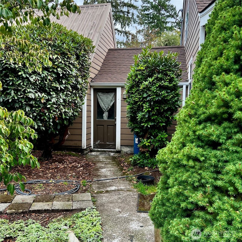 547 W Deckerville Road