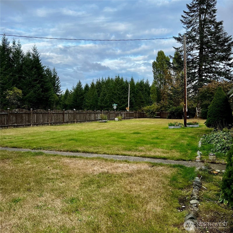 547 W Deckerville Road