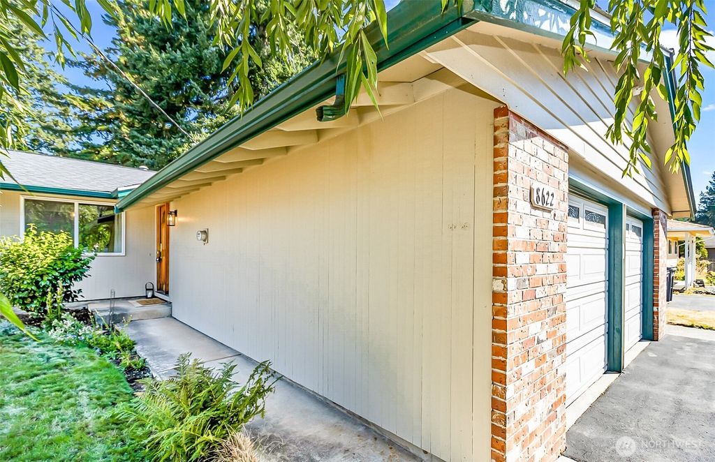 Photo of 8622 NE 139 Street, Kirkland, WA 98034 (MLS # 2418743)