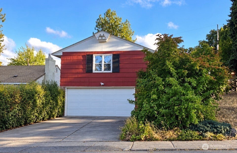 Photo of 1504 E Pinecrest Road, Spokane, WA 99203 (MLS # 2590695)