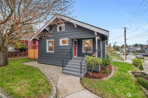 Photo of 1202 Broadway Avenue, Bremerton, WA 98337 (MLS # 2458128)