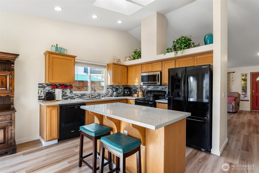Photo of 5206 60th Place NE, Marysville, WA 98270 (MLS # 2592549)