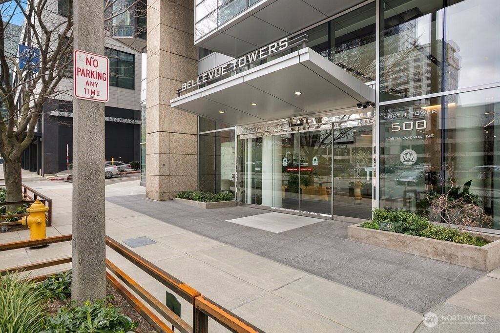 Photo of 500 106th Avenue NE #2609, Bellevue, WA 98004 (MLS # 2505601)