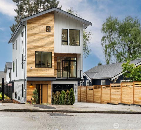 Photo of 8512 15th Avenue NE, Seattle, WA 98115 (MLS # 2572740)