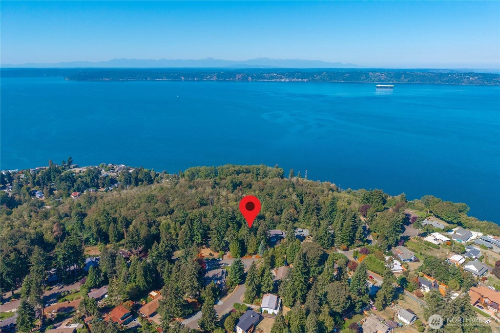 Photo of 30017 24th Avenue SW, Federal Way, WA 98023 (MLS # 2578069)
