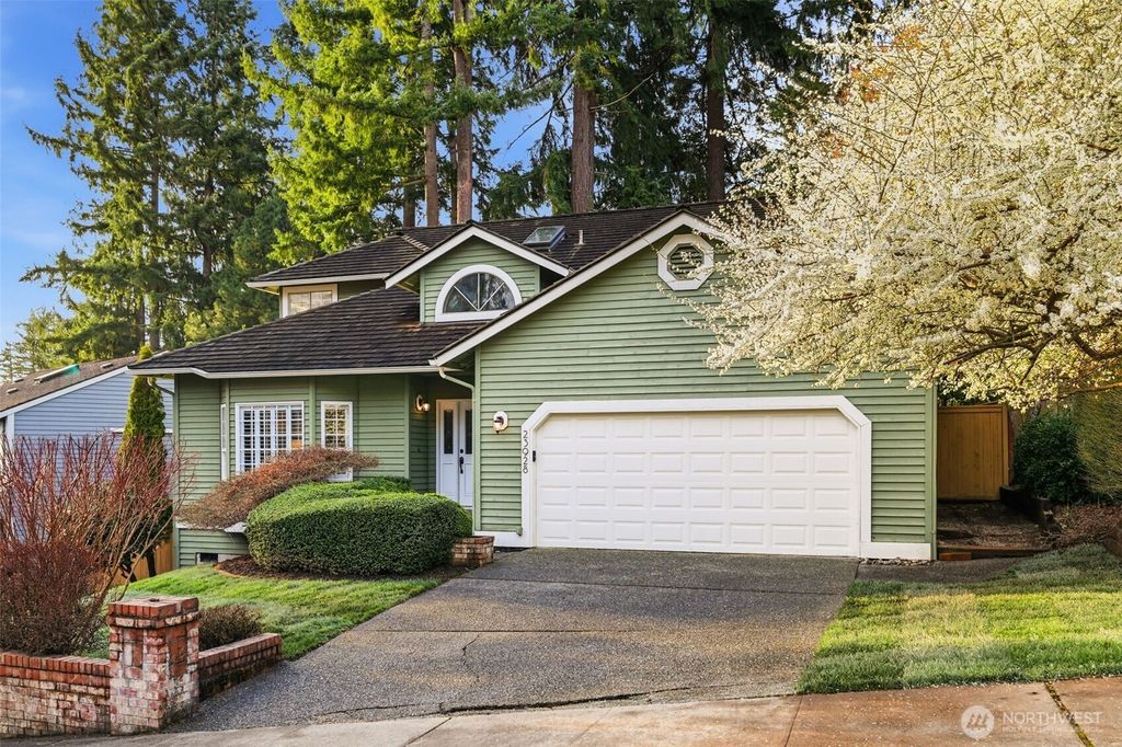 Photo of 23928 SE 42nd Place, Sammamish, WA 98029 (MLS # 2478785)