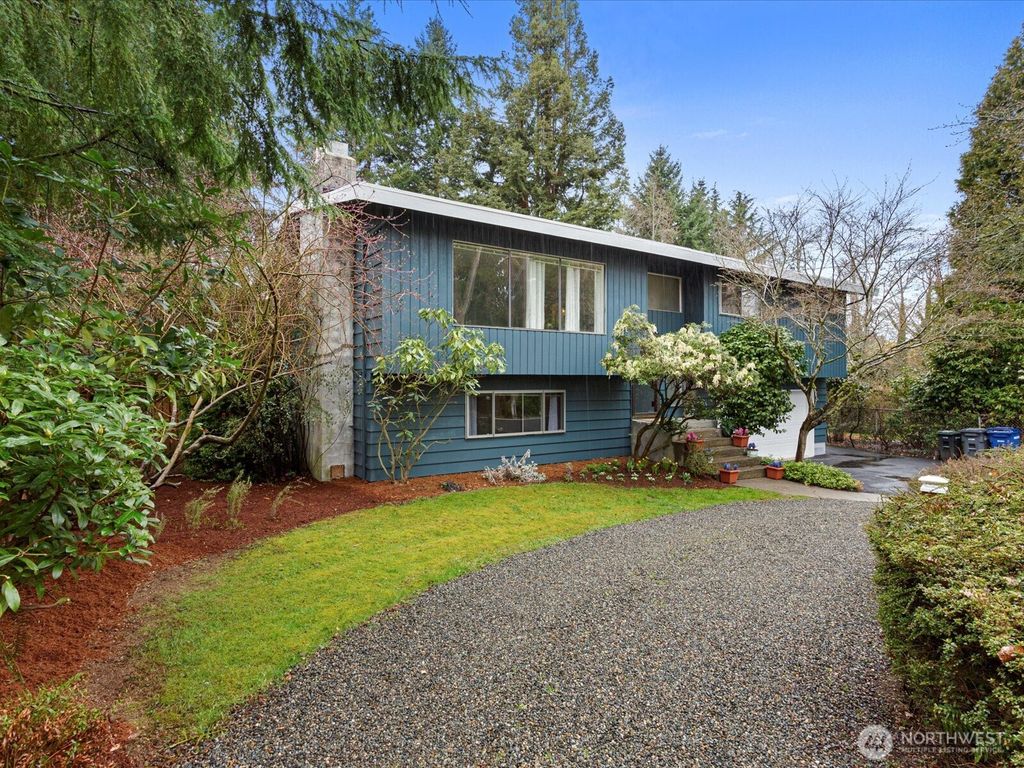 Photo of 16445 Ambaum Boulevard S, Burien, WA 98148 (MLS # 2446208)