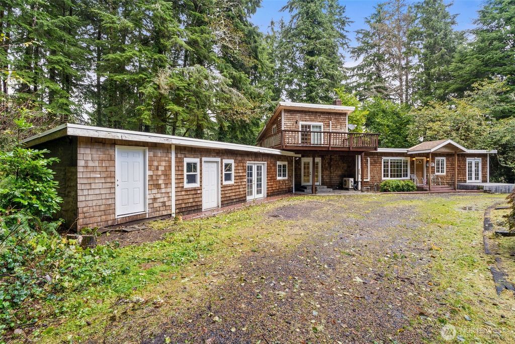 Photo of 4300 40TH Street, Seaview, WA 98644 (MLS # 2448939)