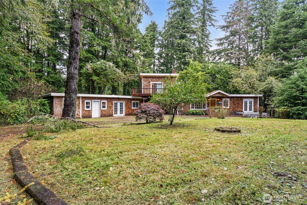 Photo of 4300 40TH Street, Seaview, WA 98644 (MLS # 2448939)