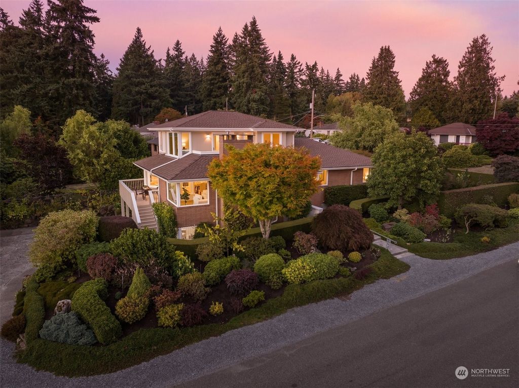 Photo of 606 NW 132nd Street, Seattle, WA 98177 (MLS # 2166742)