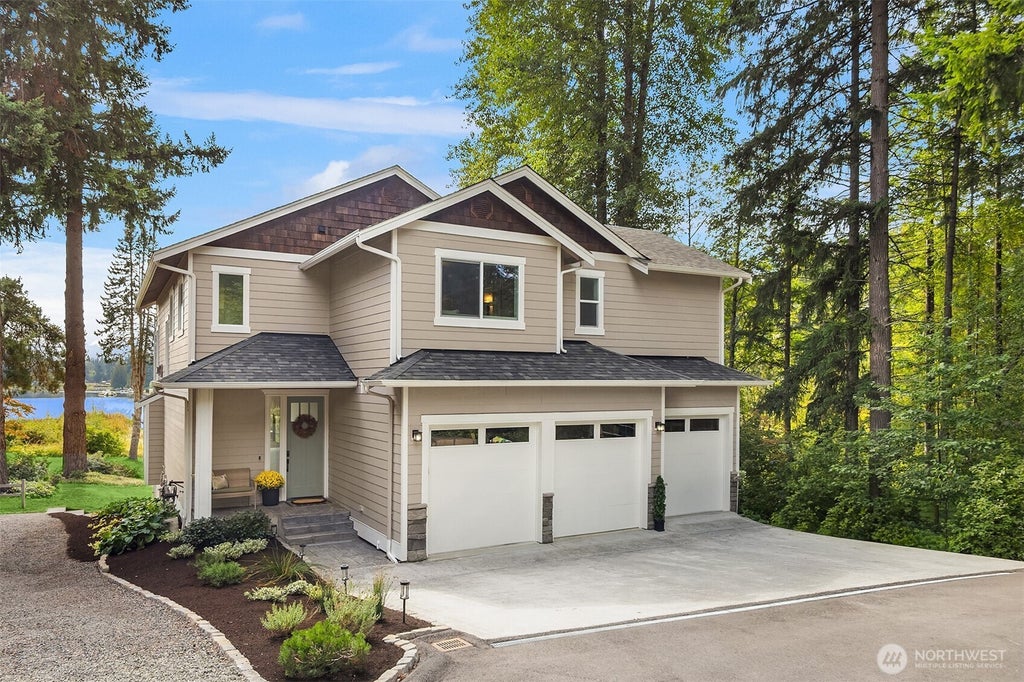Photo of 18619 NE Woodinville-Duvall Road, Woodinville, WA 98072 (MLS # 2587321)