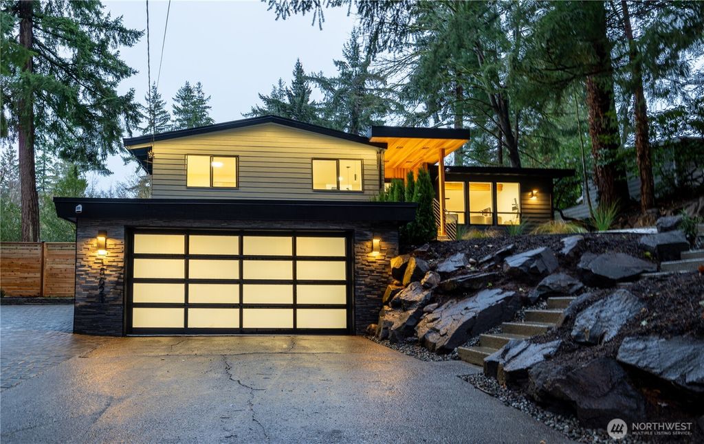 Photo of 15621 SE 24th Street, Bellevue, WA 98008 (MLS # 2455633)