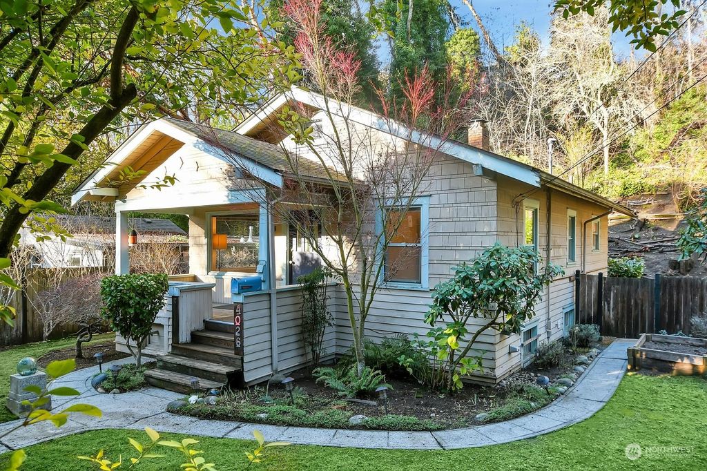 Photo of 4026 SW Orchard Street, Seattle, WA 98136 (MLS # 2182666)